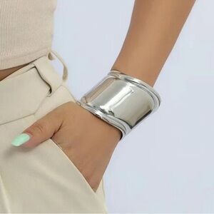 “Super Woman” Silver Tone Bangle Cuff Chic Classic Bracelet